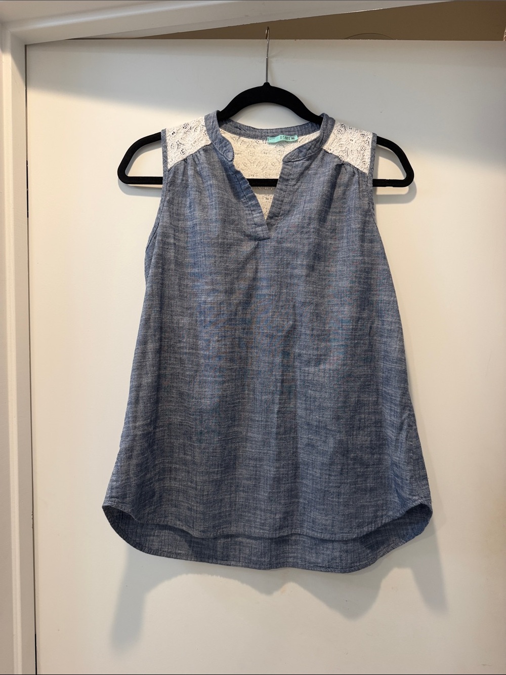 Lace Yoke Sleeveless Chambray Tank - Blue
